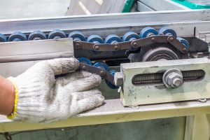 Conveyor belt troubleshooting: checking strength and tension