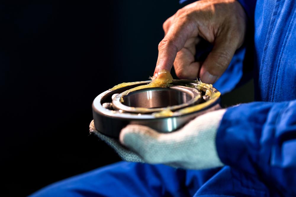 ball bearing replacement lubrication